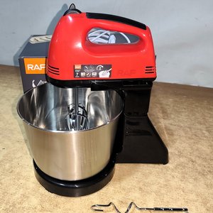 Batidora Eléctrica RAF Roja con Bol de Acero, 7 Velocidades y 2 Juegos de Paletas - imagen 3