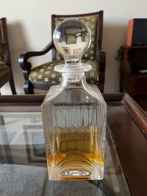 Botellón Rectangular de Vidrio con Tapa para Licores
