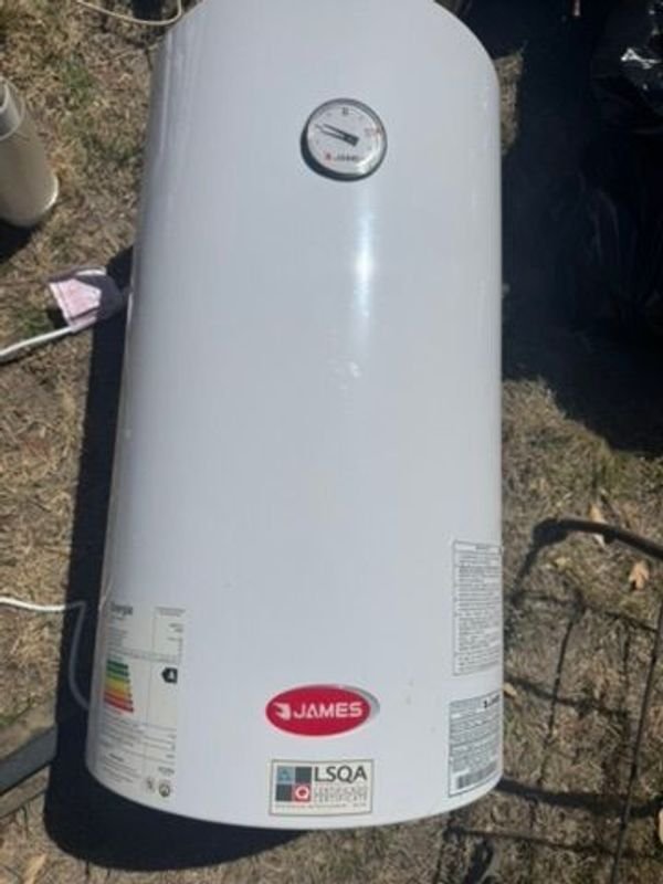 Lote anterior: Termotanque eléctrico James de 60 litros en buen estado