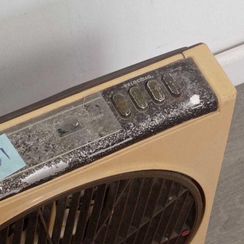 Ventilador marca James con tres velocidades - imagen 3