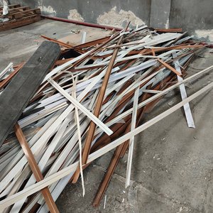 Lote de Perfiles y Recortes Metálicos y Plásticos Varios - imagen 4