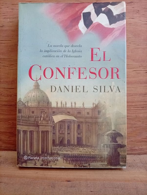 Libro "El Confesor" de Daniel Silva sobre la Implicación de la Iglesia Católica en el Holocausto