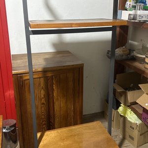 Lote siguiente: Estantería Industrial de Hierro y Madera