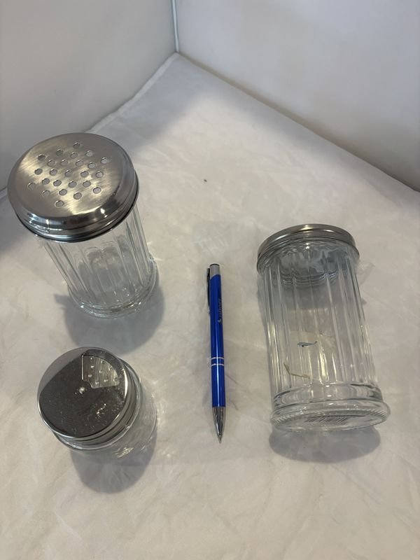 2 queseras y 1 salero para cocina - imagen 2