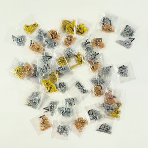 Lote de Cadenas con Dijes de Letras y Formas Variadas - imagen 1