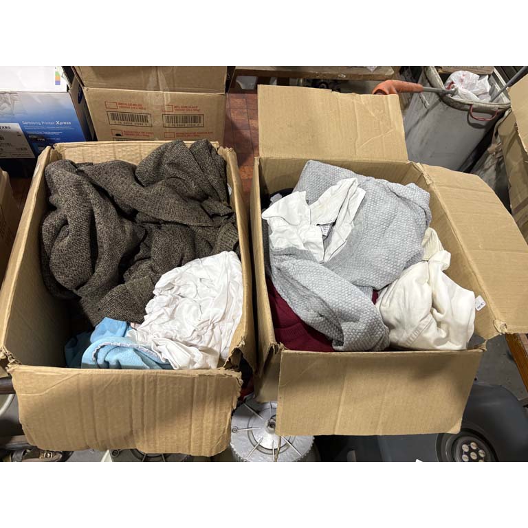 Lote anterior: Lote de prendas varias para venta