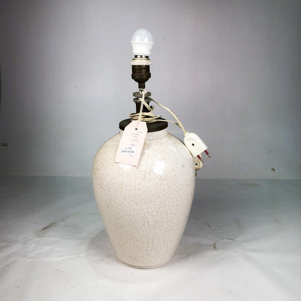 Lámpara de Sobremesa Vintage en Porcelana Blanca con Grietas