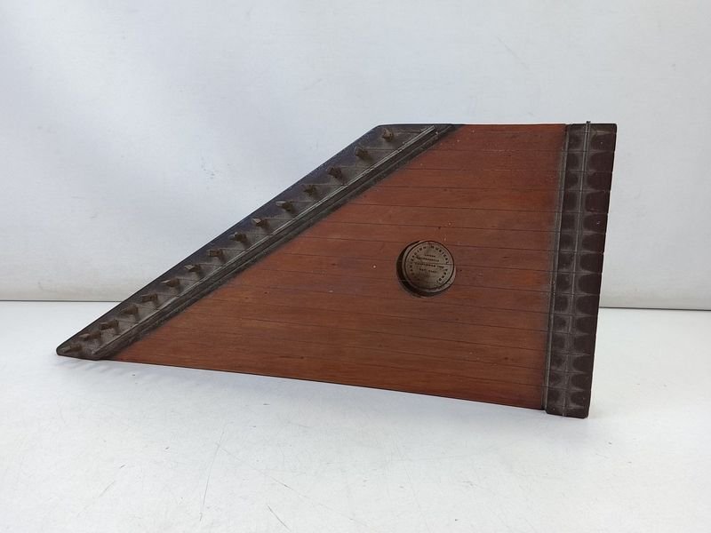 Zither Antiguo de Madera 'Organización Musical Verdi' Montevideo - Para Restaurar