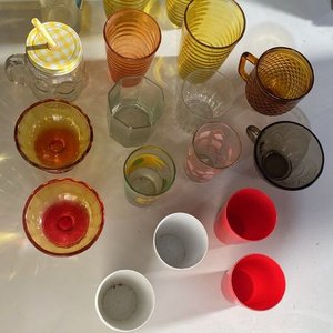 Lote de Vasos y Tazas de Vidrio y Plástico - imagen 2