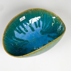 Centro de cerámica con pie, firmado 25 x 17 cm - imagen 3