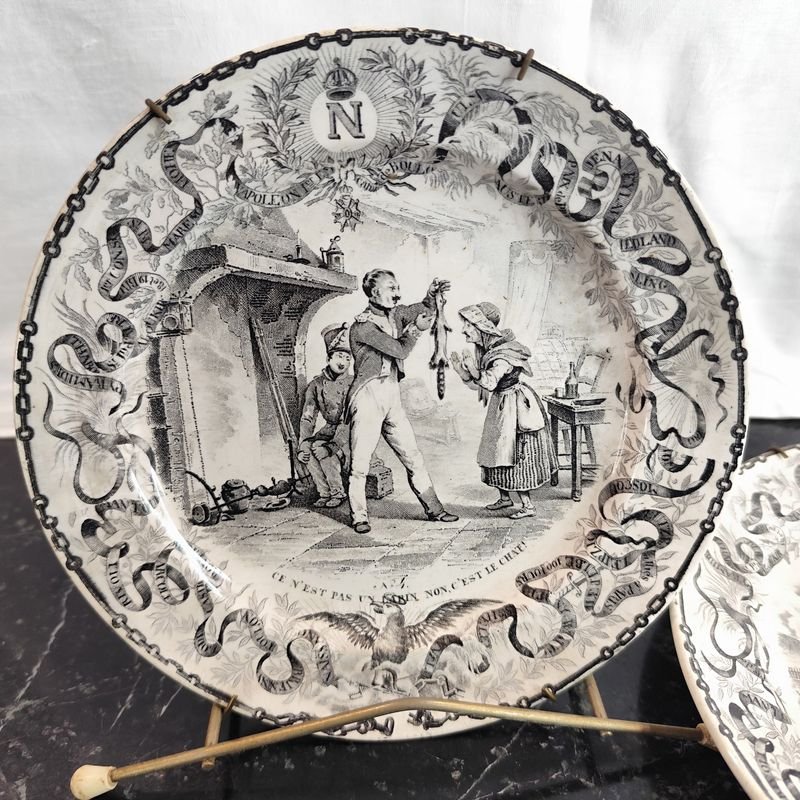Platos de loza con escenas de batallas napoleónicas del siglo XIX - imagen 2