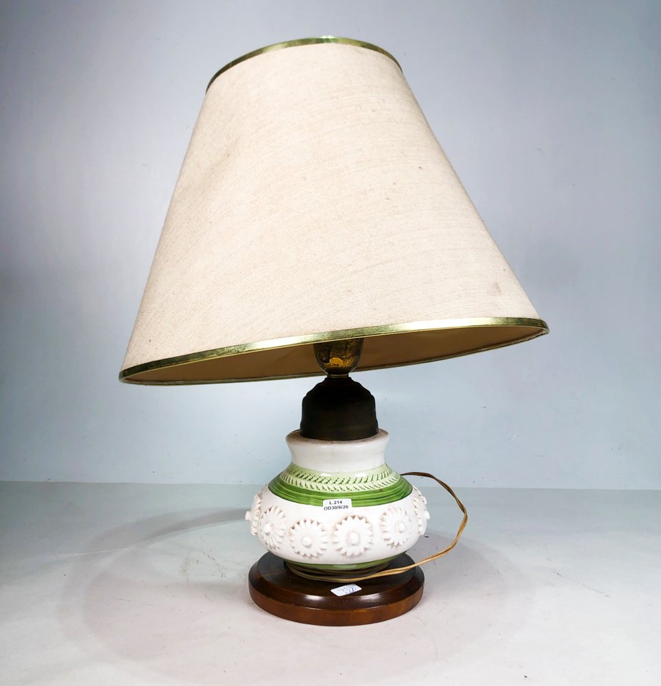 Lámpara de Mesa Vintage en Porcelana con Diseño Floral y Pantalla Grande
