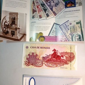 Lote de Publicaciones y Folletos Argentinos sobre Numismática y Medallística - imagen 3