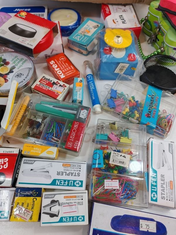 Lote de Artículos de Papelería en Excelente Estado - imagen 6