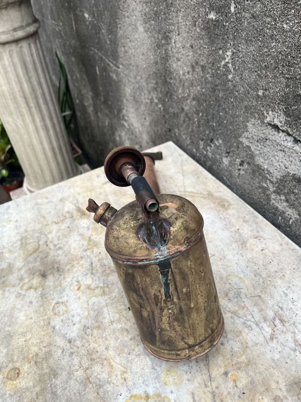 Antigua fumigadora de bronce y madera TRIUNFO induruguaya - imagen 4