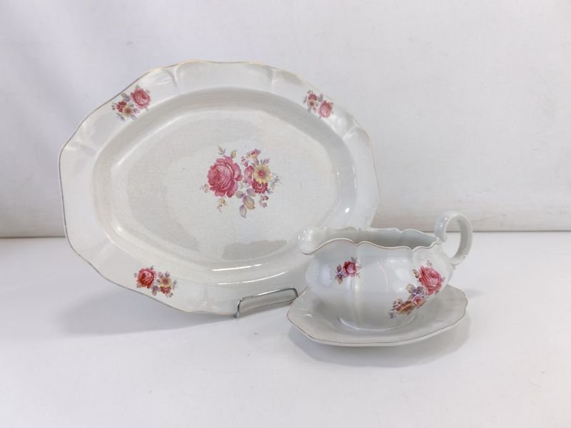 Lote siguiente: Bandeja Y Salsera Olmos - Piezas de Porcelana