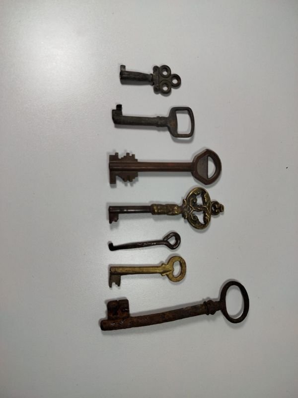 Colección de llaves antiguas y raras - imagen 2