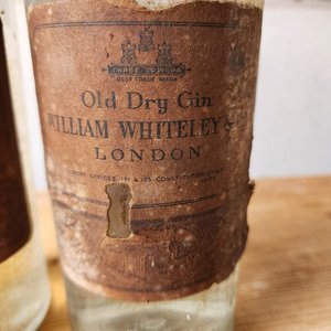 Lote de 2 Botellas de Gin William Whiteley London Antiguas - imagen 2