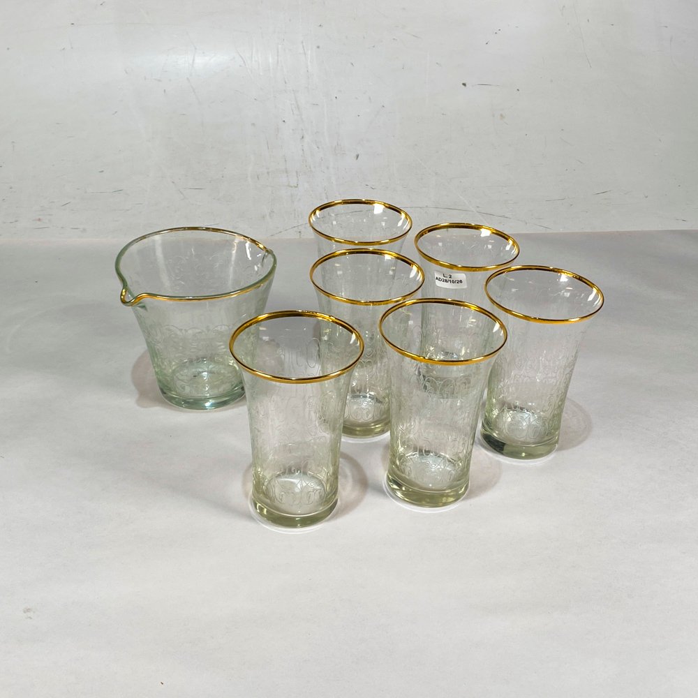 Juego de Cristalería: Hielera y Seis Vasos con Borde Dorado y Diseño Repujado