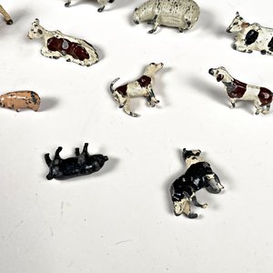 Lote de 14 figuras de plomo: animales variados y casita de perro - imagen 6