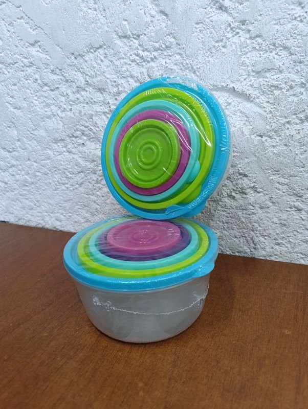 Tupperware de 5 piezas en buen estado