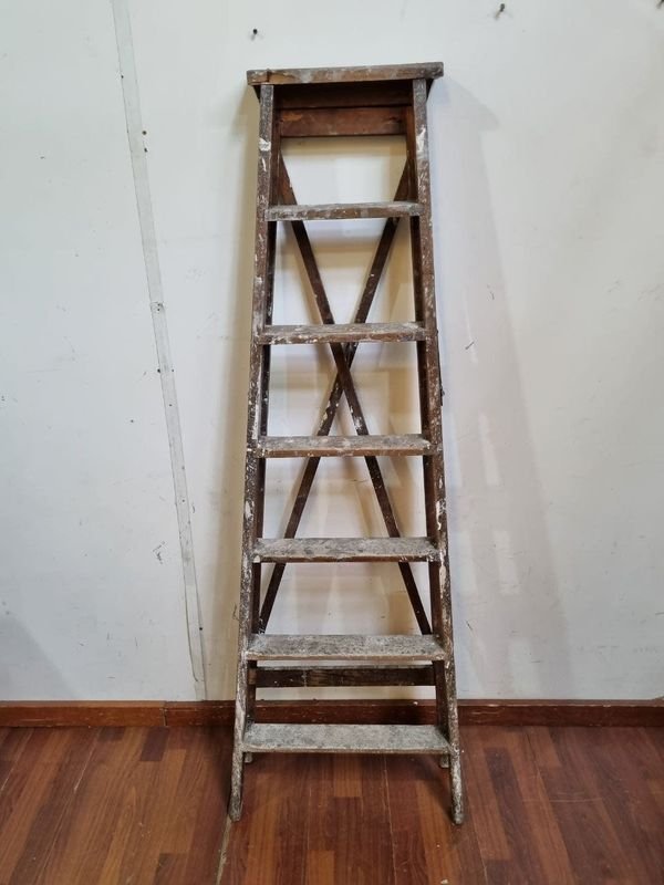 Escalera de Madera Plegable con Refuerzo Posterior - Altura 157cm
