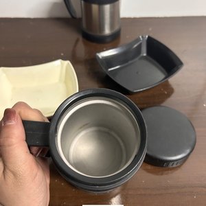 Set de 2 Vasos Térmicos con Tapa y 2 Recipientes Aperitivo - imagen 3