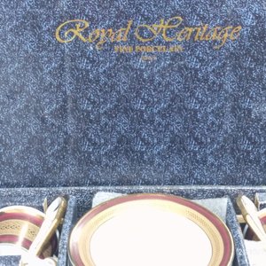 Juego de Café Royal Heritage: 6 Pocillos y 6 Platitos de Porcelana Italiana con Detalles Dorados - imagen 7