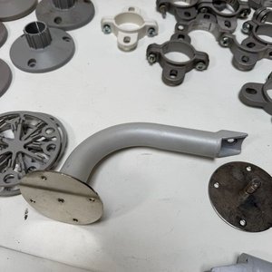 Lote de Uniones IKEA, Pies Regulables y Soportes de Pared - imagen 4