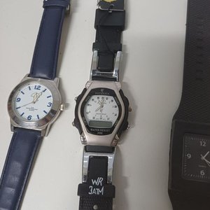 Lote de 5 Relojes: 4 con Malla Negra y 1 Azul - imagen 6