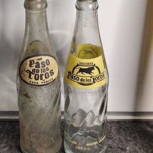 Dos Botellas Antiguas "Paso de los Toros" Agua Tónica - imagen 1