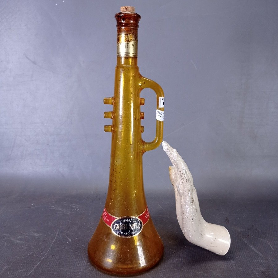 Botella con fisonomía de trompeta, medidas: 37,5cm de alto. - imagen 7