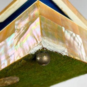 Cofre Nacarado con Piedra Semipreciosa Iridescente - imagen 7