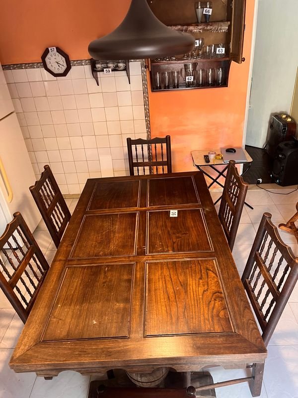 Lote anterior: MESA MADERA EXTENSIBLE C/ 6 SILLAS TAPIZADAS EN CUERO