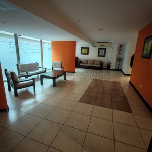 Lote anterior: Sala de espera con sillones y mesa ratona