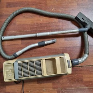 Aspiradora Electrolux Mondial 1500 Beige y Gris - Requiere Ajuste de Manguera - imagen 3