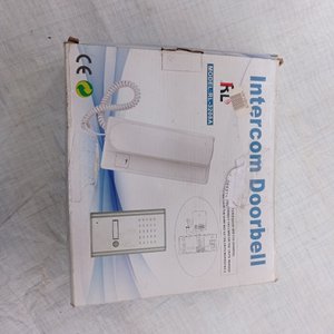 Siete piezas ,detallo,4 camaras Smart wifi ,portero electrico y 1 rodillo recargable x pintar ,tido en su estuche original. - imagen 5