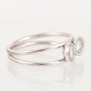 Anillo Oro Blanco 18k con 2 Diamantes H/I SI - imagen 2