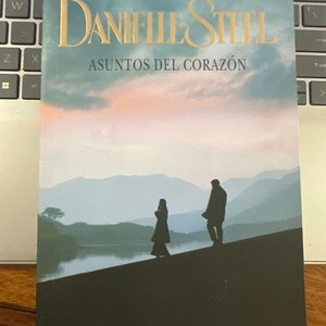 Lote siguiente: Libro "Asuntos del Corazón" de Danielle Steel