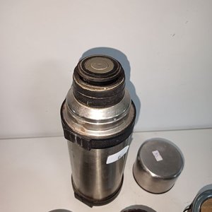 Termo de Acero Inoxidable con Tres Mates de Cuero y Calabaza - imagen 5