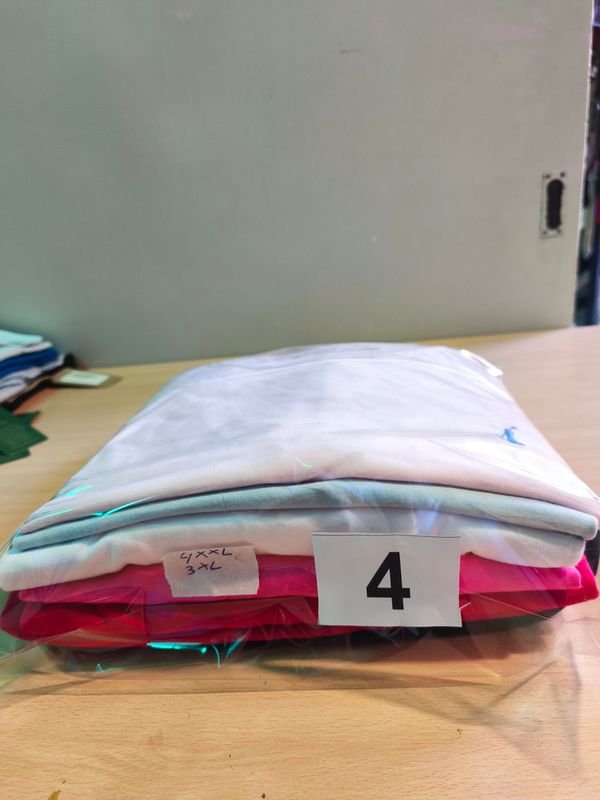 Colección de camisetas de colores y diseños - imagen 2