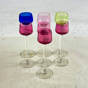Lote anterior: Juego de 7 Copas de Licor de Vidrio con Vástago Hialino y Cáliz de Colores