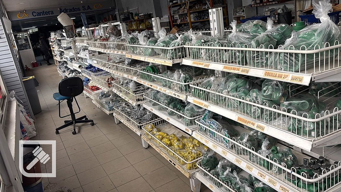 Lote de Accesorios y Repuestos para Tuberías