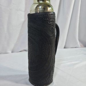 Termo de Vidrio con Forro de Cuero Grabado - imagen 2