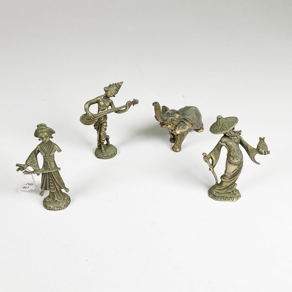 Lote siguiente: Cuatro figuras de metal, personajes y elefante - Bronce