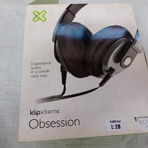 Cuatro auriculares diferentes, en sus estuches original. - imagen 3