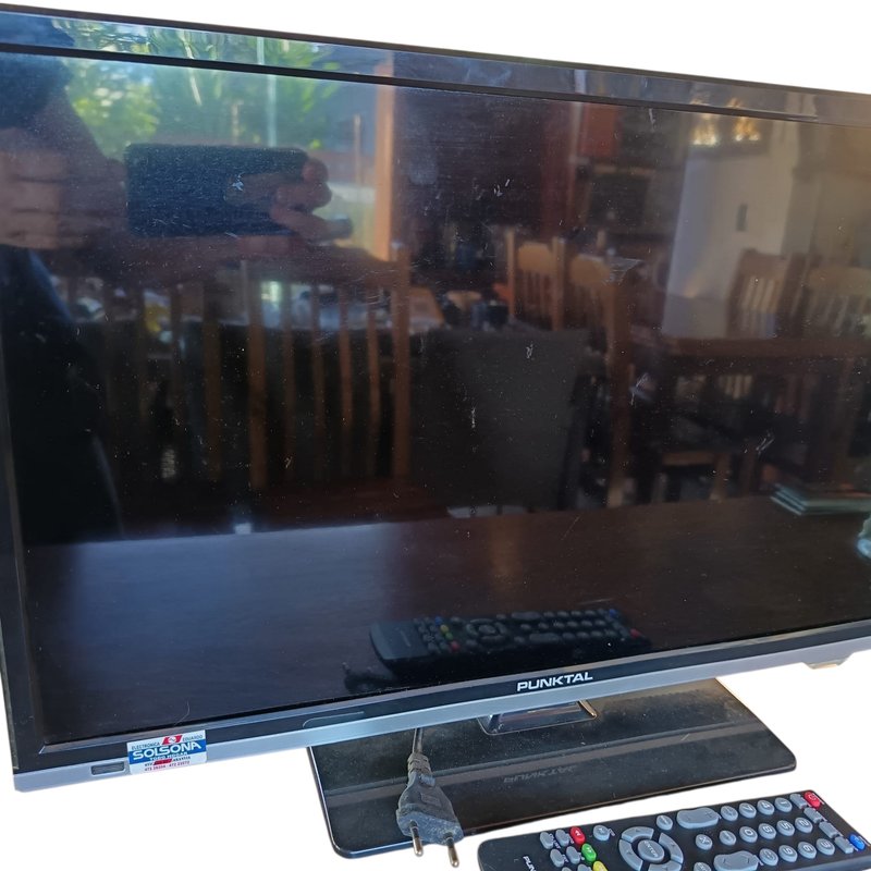 TV LED MARCA PUNKTAL 24" Funcionando
