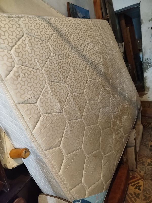 Mueble de cama antiguo - imagen 3