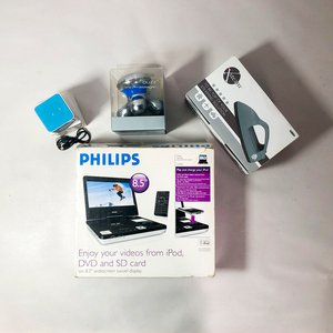 Lote anterior: Lote de 4 piezas: Parlante, Plancha a Vapor, Reproductor DVD y Masajeador