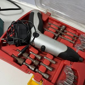 Cepillo de Carpintero Home Leader y Taladro Inalámbrico con Accesorios - imagen 7